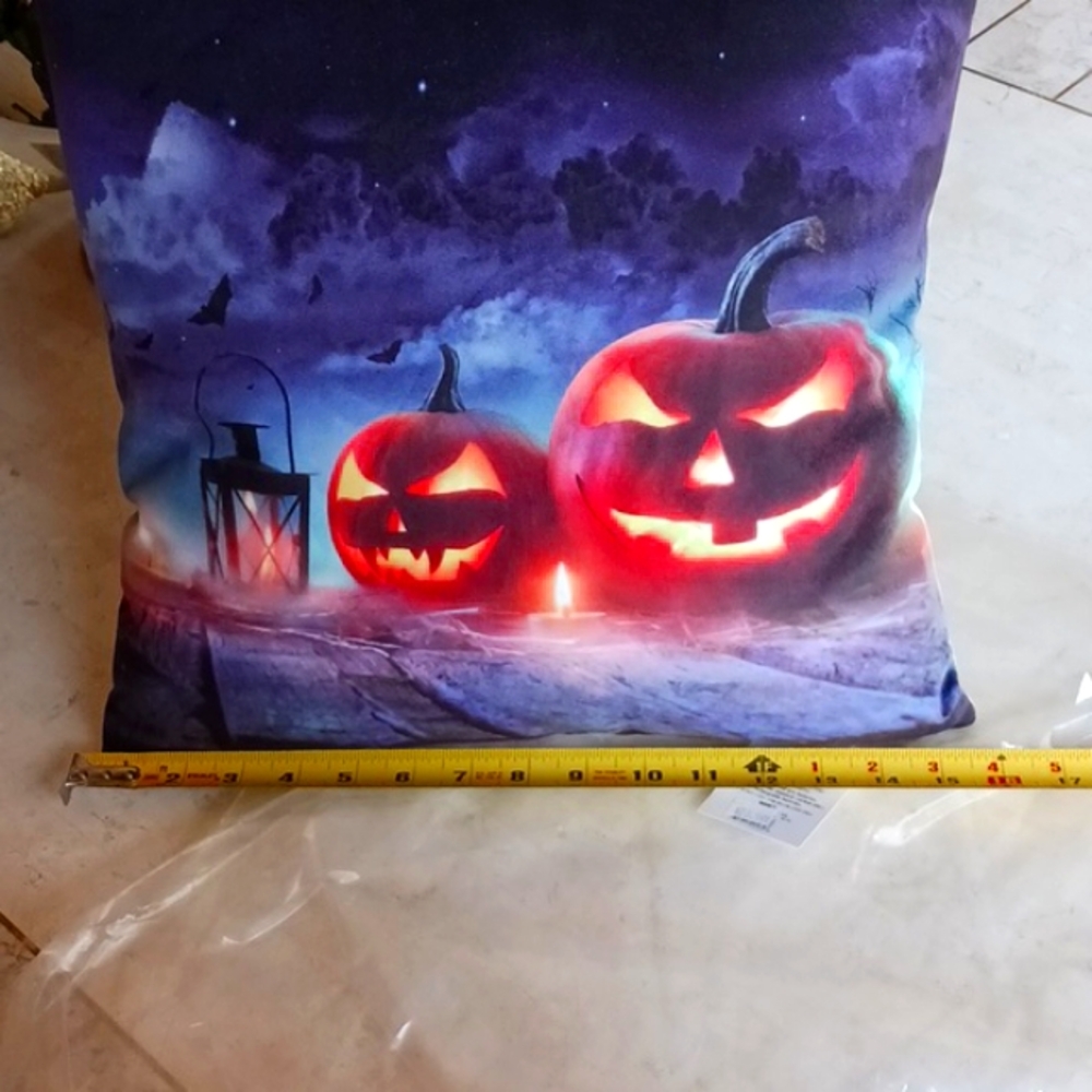 Halloween/Harvest, L.E.D. light-up"jack-o-lantern pillow,16x16 inch, NEW - Picture 8 of 8